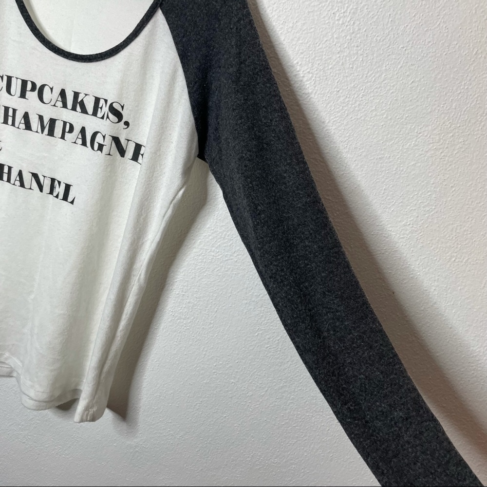 Gray Sak's Fifth Avenue Cupcakes Champagne & Chanel Shirt Small - Picture 2 of 9